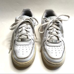 NIKE Air Force 1 White Sneaker